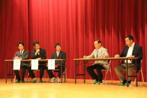 地方創生やＴＰＰについて討論する「塩谷未来創生会議」メンバーと西川氏