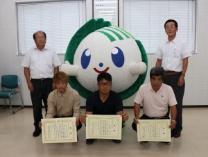 とちぎ版=しおのや・小森・0830・トマトの優秀生産者を表彰